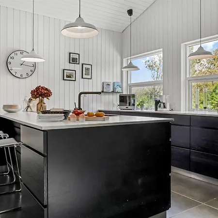 Holiday home Hermine - 600m From The Sea By Interhome