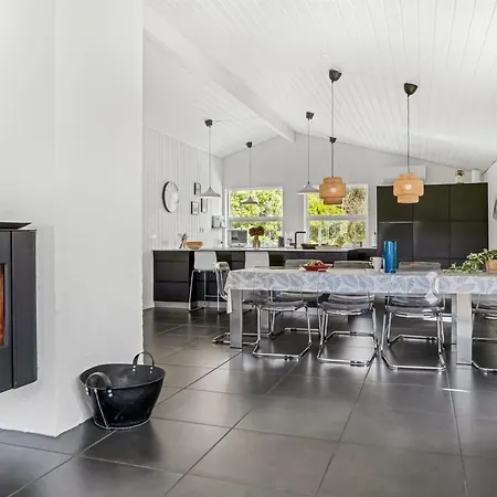 Hermine - 600m From The Sea By Interhome